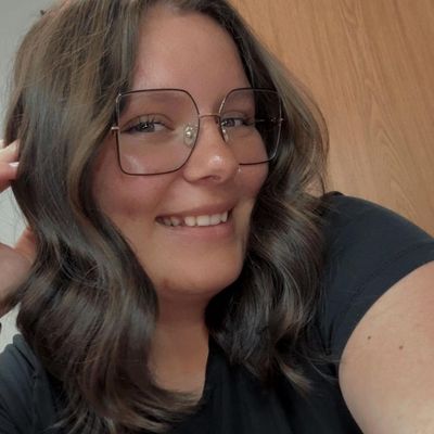 Olivia, 22