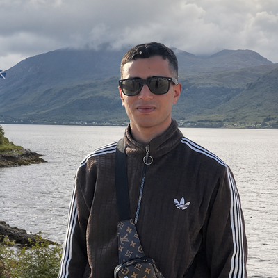 Yassir, 30