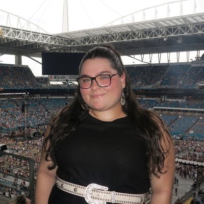 Maria, 25