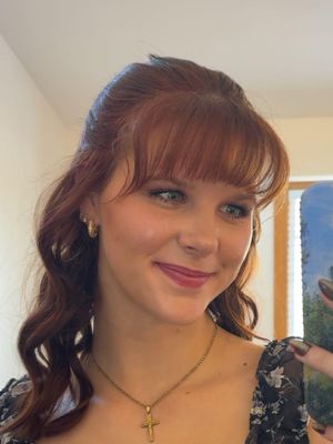 Izzy, 18