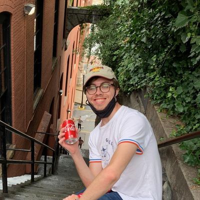 Dylan, 32