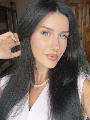 Aleksandra, 25