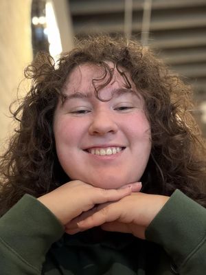 Francesca, 24
