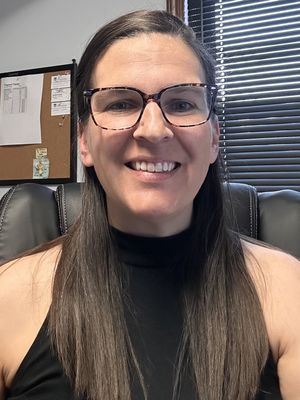 Laura, 41
