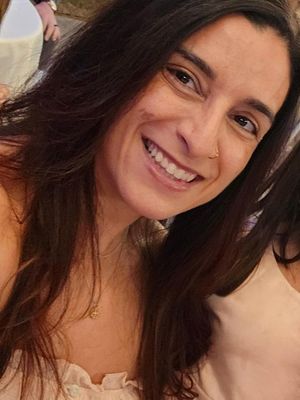 Dominique, 39