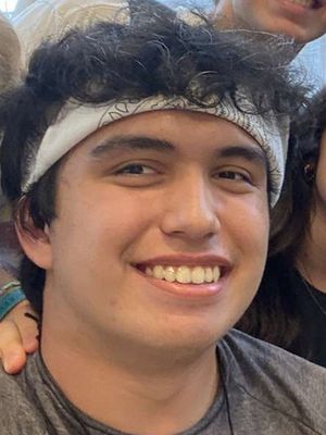 Daniel, 19