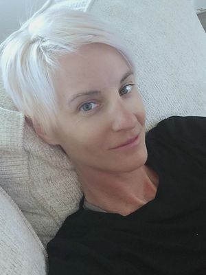 Elizabeth, 41