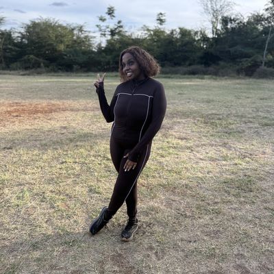 Lily, 28