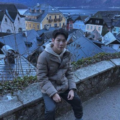 Jonathan, 25