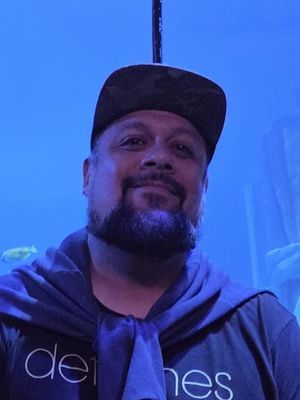 Jonathan, 43