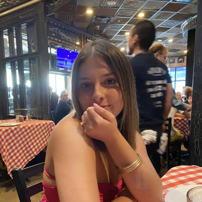Rylee, 21