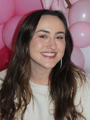 Erin, 27