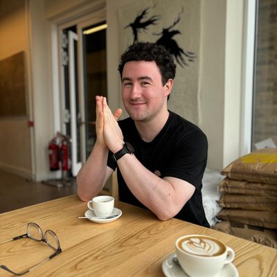 Thomas, 33