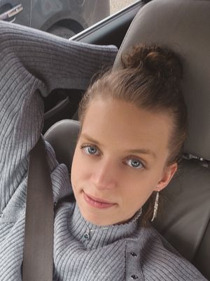 Claudia, 29