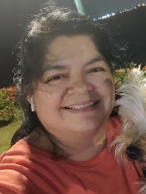 Mariuxi, 51