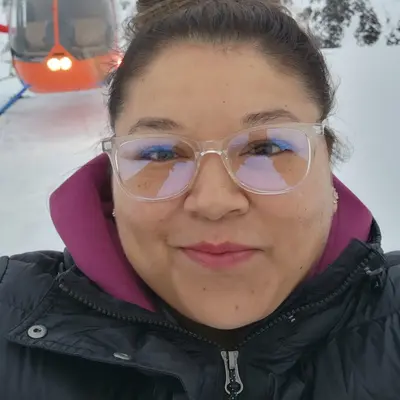 Juliana, 40
