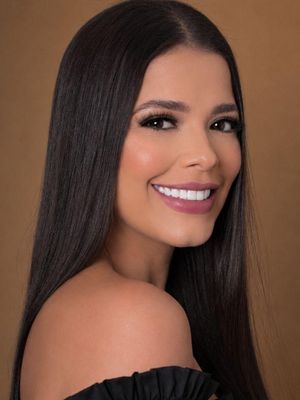Alicia, 37