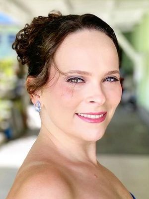 Tereza Carolina, 33