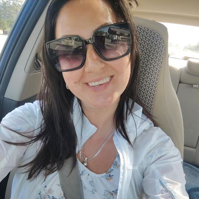 Deanna, 43