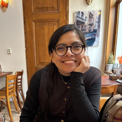 Denisse, 30
