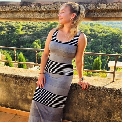 Anna, 22