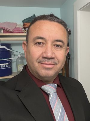 Alex, 44