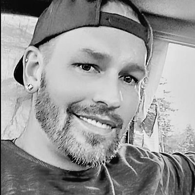 Erik, 43