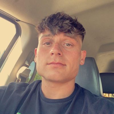 Andrew, 33