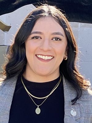 Ana, 27