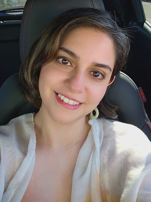 Ariana, 32