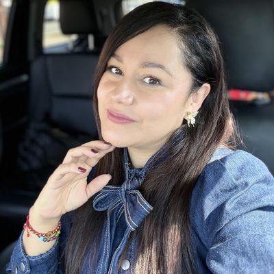 Andrea, 49