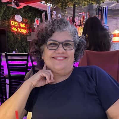 Myriam, 61