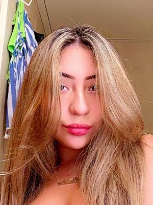 Madeline, 22