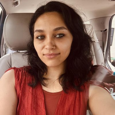 Loryn, 22
