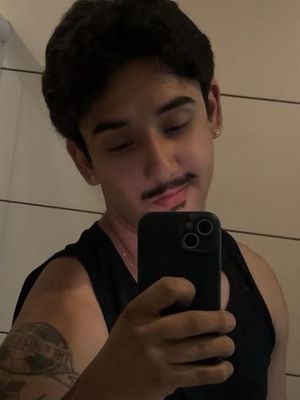 Gustavo, 23