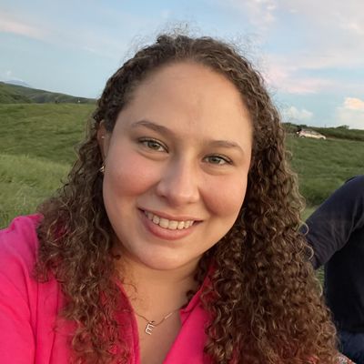 Estella, 32
