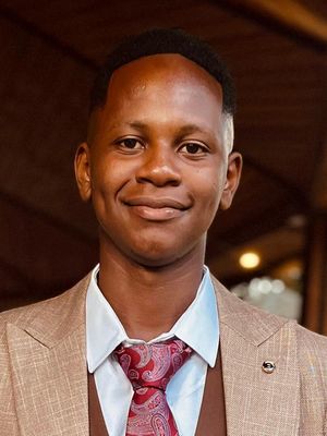 Julius, 25
