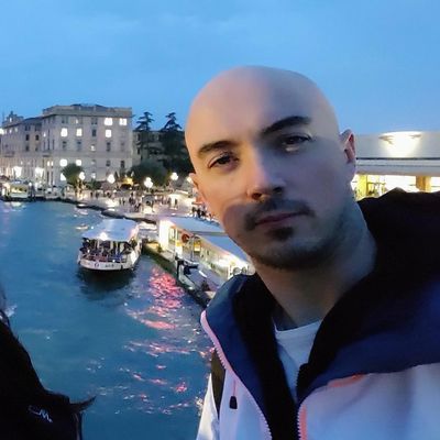 Alessio, 44