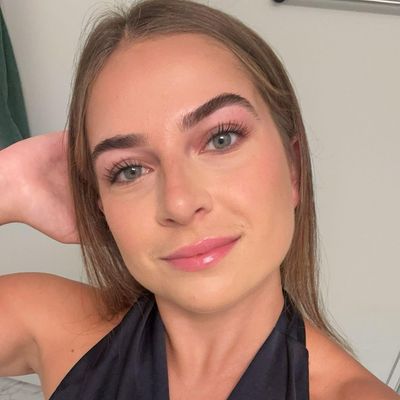 Paula, 26