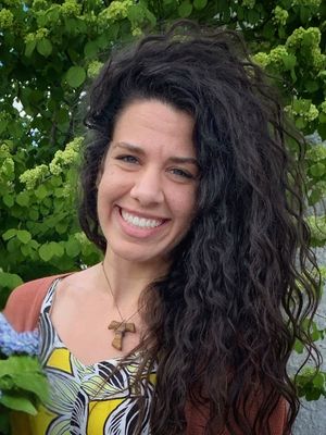 Lauren, 35