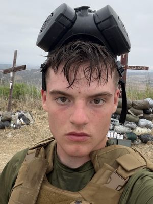 Alex, 19