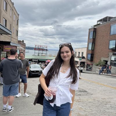 Jenny, 25
