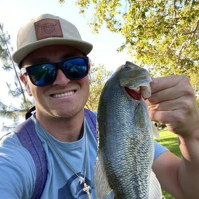 Thomas, 29