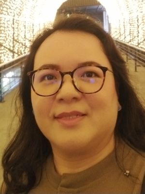 Indah, 42