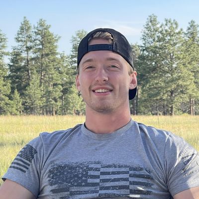 John, 27
