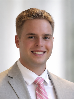 Tom, 24