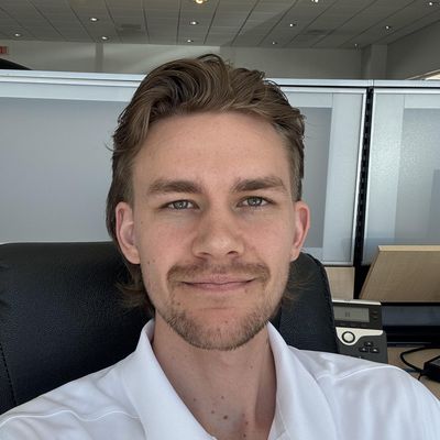 Charlie, 25