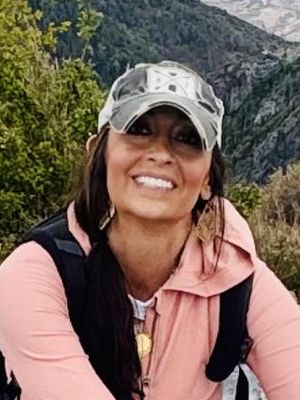 Anna, 44