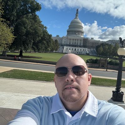 Anton, 32