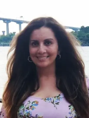 Laura, 33